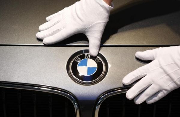 BMW бесплатно поменяет моторы V8 на шести моделях