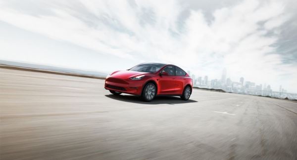 Chrysler бросит вызов Tesla Model Y