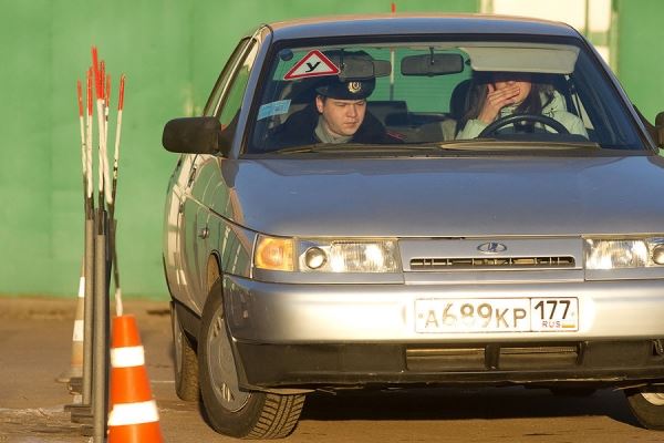 МВД планирует пересмотреть действия экзаменатора и кандидата в водители 