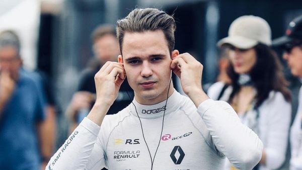 Российский гонщик "Формулы-3" Смоляр признался, что у него нет водительских прав