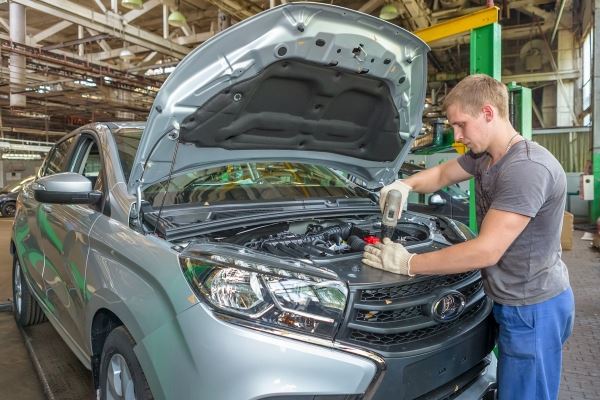 АвтоВАЗ приостановит производство с 23 августа