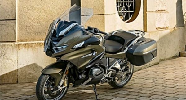 Назван ТОП−10 туристических мотоциклов 2021 года