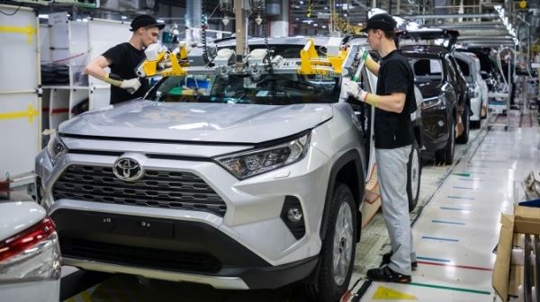Петербургский завод Toyota возобновил работу после летних каникул