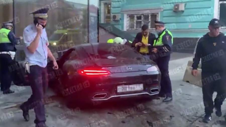 Виновник аварии со спорткаром в Москве впал в кому<br />

